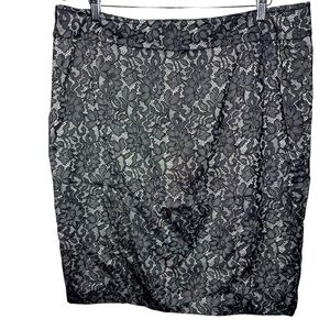 Black‎ Lace Pattern Pencil Skirt